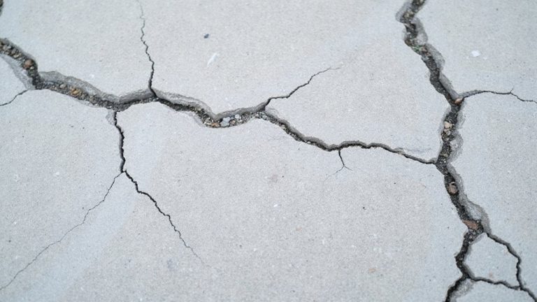 Read more about the article The Effects of Freeze-Thaw Cycles on Your Foundation